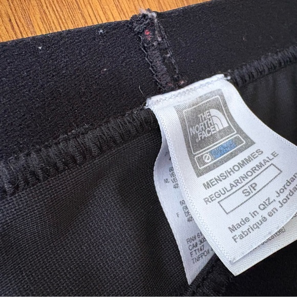 The North Face Men's Black base layer Activewear - Picture 3 of 4